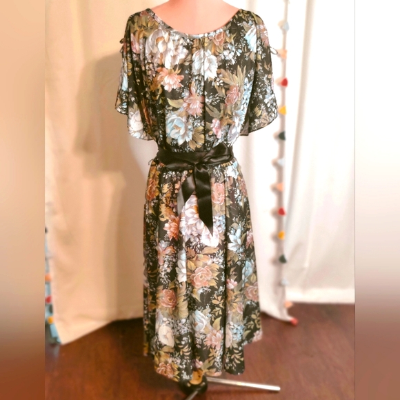Romantic floral flouncy sleeve Midi Dress dark moody Autumn Roses Modest M - Picture 1 of 10